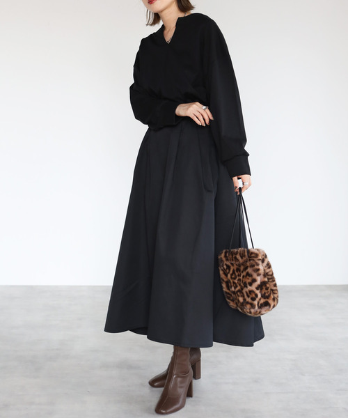 amini(アミニ)の「【2021-2022 A/W】キーネック裾タックプルオーバー(Tシャツ/カットソー・レディース・ブラック/ベージュ/パープル/ブラウン・MEDIUM)」の20枚目の写真