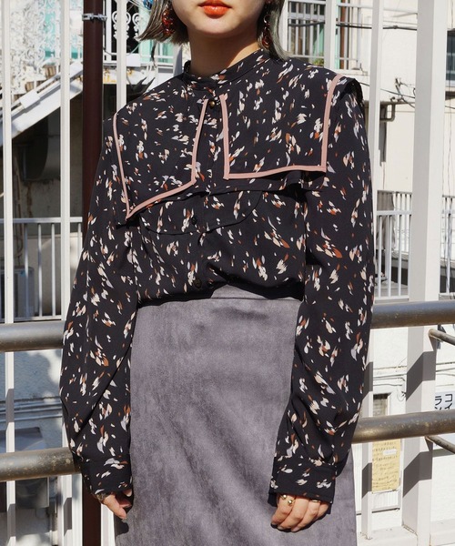 179/WG(イチナナキュウダブルジー)の「パイピングビッグカラーブラウス(シャツ/ブラウス・レディース・ブラック系/ホワイト系/ベージュ/オフホワイト・MEDIUM)」の4枚目の写真