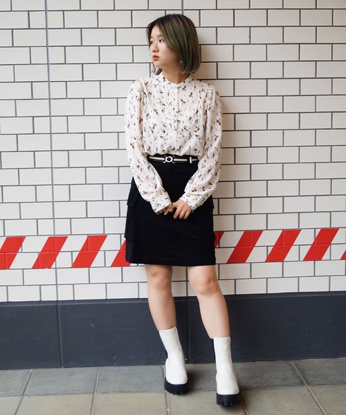 179/WG(イチナナキュウダブルジー)の「パイピングビッグカラーブラウス(シャツ/ブラウス・レディース・ブラック系/ホワイト系/ベージュ/オフホワイト・MEDIUM)」の7枚目の写真