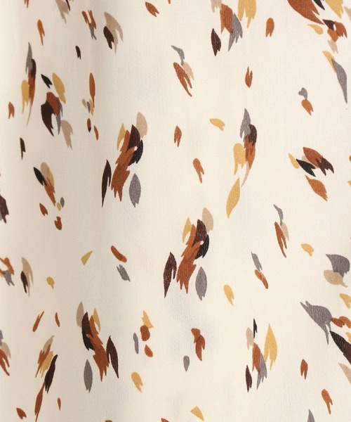 179/WG(イチナナキュウダブルジー)の「パイピングビッグカラーブラウス(シャツ/ブラウス・レディース・ブラック系/ホワイト系/ベージュ/オフホワイト・MEDIUM)」の6枚目の写真