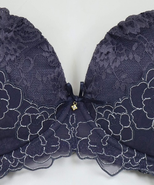 fran de lingerie(フランデランジェリー)の「Luxe Lace リュクスレース コーディネートブラジャー G65-I85カップ(ブラジャー・レディース・サックスブルー/クリーム/シルバーグレー・G65/G70/G75/G80/G85/H65/H70/H75/H80/H85/I65/I70/I75/I80/I85)」の12枚目の写真