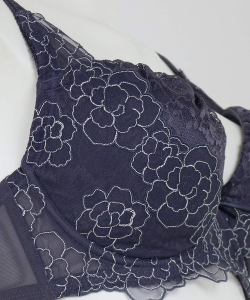 fran de lingerie(フランデランジェリー)の「Luxe Lace リュクスレース コーディネートブラジャー G65-I85カップ(ブラジャー・レディース・サックスブルー/クリーム/シルバーグレー・G65/G70/G75/G80/G85/H65/H70/H75/H80/H85/I65/I70/I75/I80/I85)」の9枚目の写真