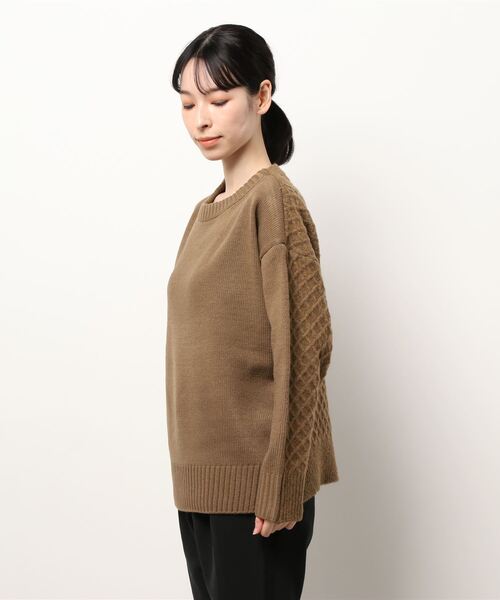 INTERPLANET(インタープラネット)の「編地ドッキングプルオーバー(ニット/セーター・レディース・ブラック/ブルー/アイボリー/キャメル・FREE)」の5枚目の写真