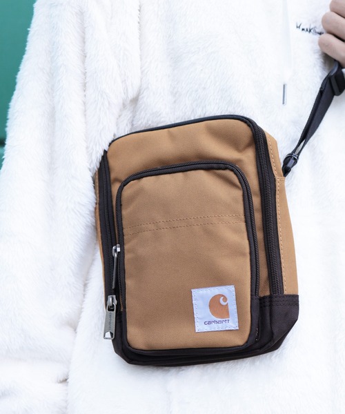 Carhartt（カーハート）の「【ユニセックスで着用可能】 carhartt / カーハート  LEGACY CROSS BODY GEAR ORGANIZER レガシー クロス ボディ ギア オーガナイザー ミニバッグ（ショルダーバッグ・メンズ・カモフラージュ/ブラウン/ブラック・FREE）」の2枚目の写真