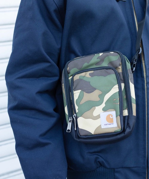 Carhartt（カーハート）の「【ユニセックスで着用可能】 carhartt / カーハート  LEGACY CROSS BODY GEAR ORGANIZER レガシー クロス ボディ ギア オーガナイザー ミニバッグ（ショルダーバッグ・メンズ・カモフラージュ/ブラウン/ブラック・FREE）」の3枚目の写真