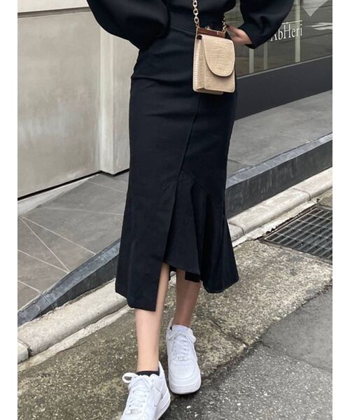 MURUA(ムルーア)の「アシンメトリーマーメイドスカート(スカート・レディース・アイボリー/ブラック/ホワイト/イエロー・1/2)」の4枚目の写真