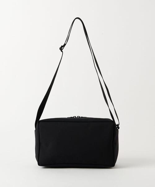 BEAUTY&YOUTH UNITED ARROWS（ビューティーアンドユースユナイテッドアローズ）の「【WEB店舗と一部店舗限定】 by ”小松マテーレ” ダブルポケット ショルダーバッグ（ショルダーバッグ・メンズ・ブラック・FREE）」の3枚目の写真