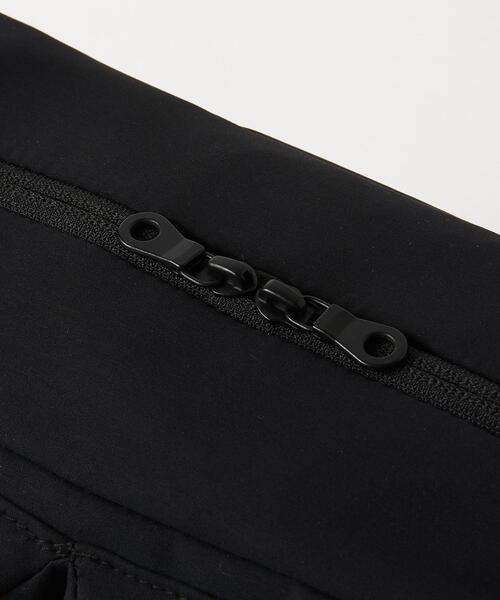 BEAUTY&YOUTH UNITED ARROWS（ビューティーアンドユースユナイテッドアローズ）の「【WEB店舗と一部店舗限定】 by ”小松マテーレ” ダブルポケット ショルダーバッグ（ショルダーバッグ・メンズ・ブラック・FREE）」の10枚目の写真