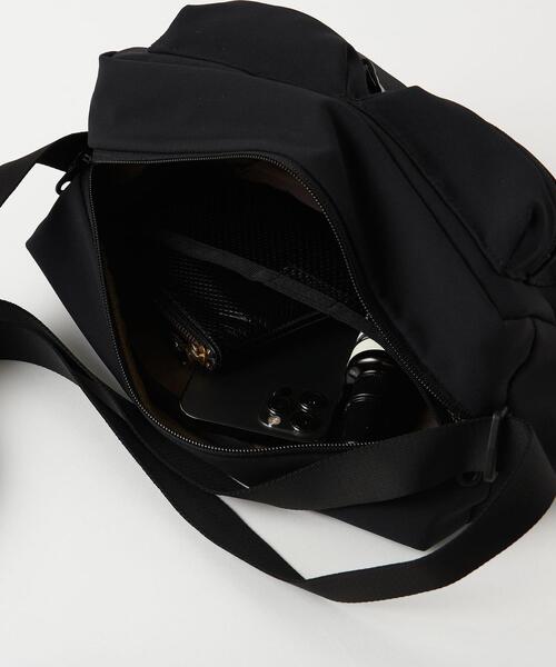 BEAUTY&YOUTH UNITED ARROWS（ビューティーアンドユースユナイテッドアローズ）の「【WEB店舗と一部店舗限定】 by ”小松マテーレ” ダブルポケット ショルダーバッグ（ショルダーバッグ・メンズ・ブラック・FREE）」の9枚目の写真