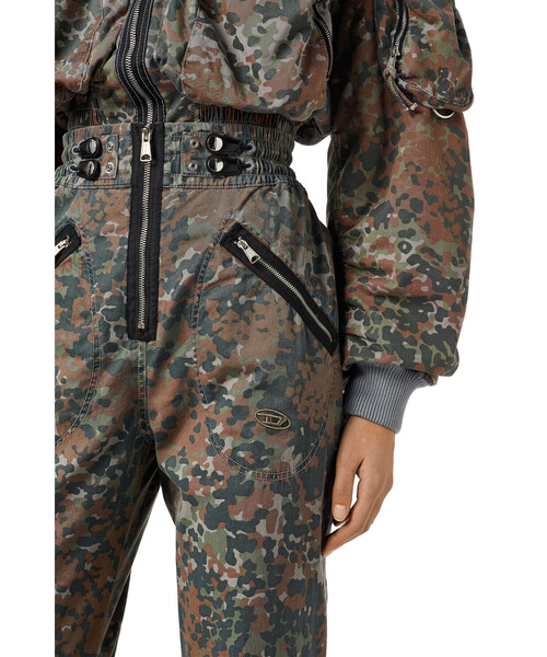 DIESEL(ディーゼル)の「レディース カーゴパンツ 迷彩 カモフラ レギュラーフィット(カーゴパンツ・レディース・グリーン系その他・SMALL/MEDIUM/LARGE/X-LARGE)」の3枚目の写真