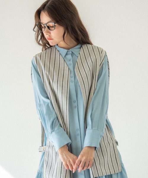 idem（イデム）の「side frill chambray onepiece/サイドフリル