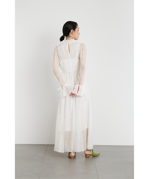 【タグ付き新品】LILY BROWN 2wayカットシャガードワンピース タグ付き新品】LILY BROWN 2wayカットシャガードワンピース