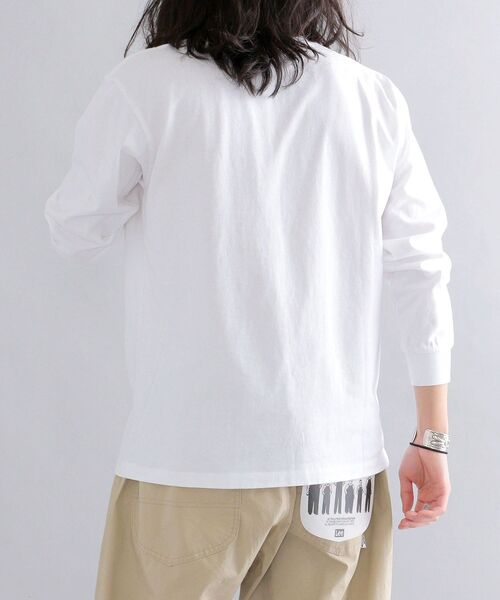 Russell Athletic（ラッセルアスレティック）の「*【SHIPS別注】RUSSELL ATHLETIC: ピグメント加工 ロングスリーブ Tシャツ (ロンT) 22SS（Tシャツ/カットソー・メンズ・ホワイト/ダークグレー/グリーン/ネイビー/イエロー系・SMALL/MEDIUM/LARGE/X-LARGE）」の17枚目の写真
