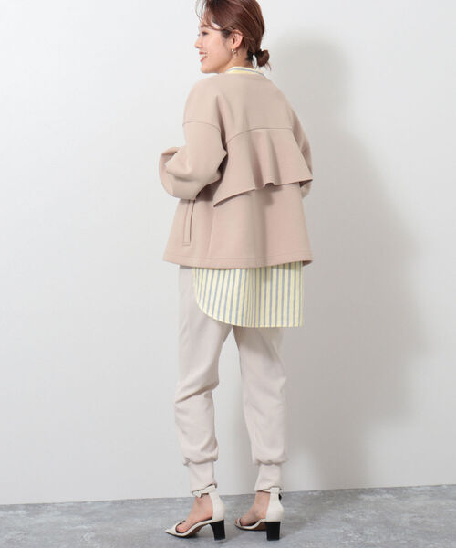 NOLLEY’S(ノーリーズ)の「◇【WEB限定】T/Cダンボールノーカラーフリルジャケット(ブルゾン・レディース・ネイビー/ベージュ・FREE)」の16枚目の写真