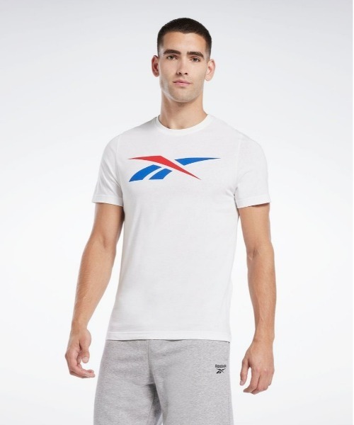Reebok(リーボック)の「グラフィック シリーズ ベクター Tシャツ / Graphic Series Vector T-Shirt(Tシャツ/カットソー・メンズ・ホワイト/スカイブルー/ブラック/ヘザーグレー/レッド系その他/レッド/グレー/ホワイト系その他/ブルー・SMALL/MEDIUM/LARGE/X-LARGE/XX-LARGE/X-SMALL/XXX-LARGE/J/2XO)」の2枚目の写真
