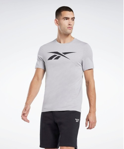 Reebok(リーボック)の「グラフィック シリーズ ベクター Tシャツ / Graphic Series Vector T-Shirt(Tシャツ/カットソー・メンズ・ホワイト/スカイブルー/ブラック/ヘザーグレー/レッド系その他/レッド/グレー/ホワイト系その他/ブルー・SMALL/MEDIUM/LARGE/X-LARGE/XX-LARGE/X-SMALL/XXX-LARGE/J/2XO)」の4枚目の写真