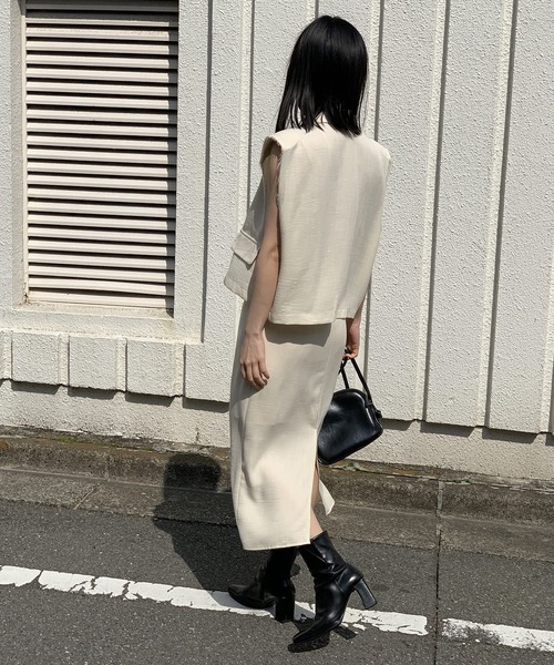 Jewelobe(ジュエローブ)の「ショートベスト×変形ストラップタイトキャミワンピースセット(セットアップ・レディース・ブラック/アイボリー・S/M)」の6枚目の写真
