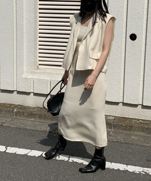 Jewelobe(ジュエローブ)の「ショートベスト×変形ストラップタイトキャミワンピースセット(セットアップ・レディース・ブラック/アイボリー・S/M)」の9枚目の写真