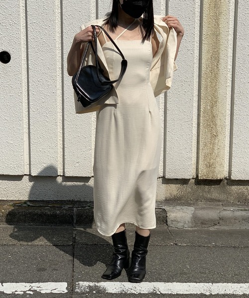 Jewelobe(ジュエローブ)の「ショートベスト×変形ストラップタイトキャミワンピースセット(セットアップ・レディース・ブラック/アイボリー・S/M)」の12枚目の写真