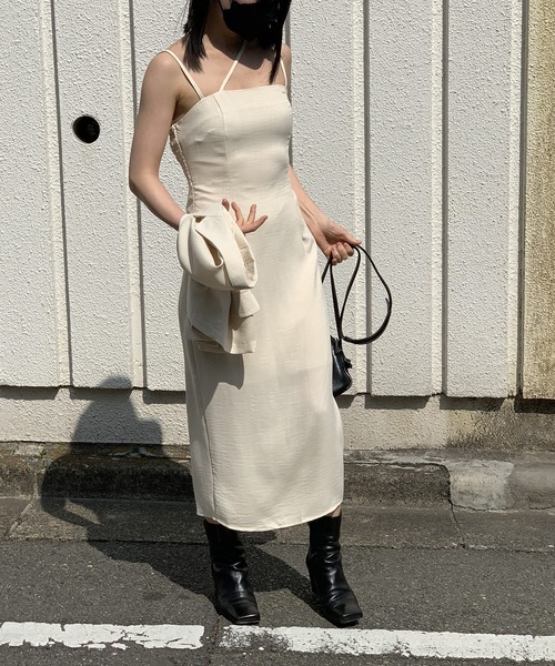 Jewelobe(ジュエローブ)の「ショートベスト×変形ストラップタイトキャミワンピースセット(セットアップ・レディース・ブラック/アイボリー・S/M)」の13枚目の写真