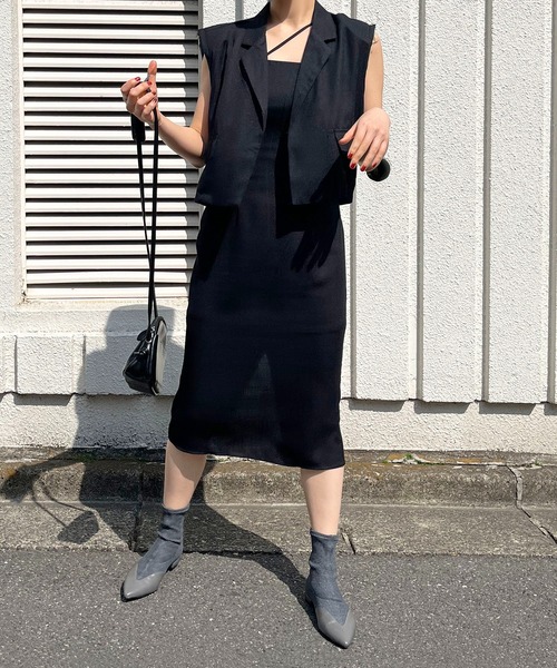 Jewelobe(ジュエローブ)の「ショートベスト×変形ストラップタイトキャミワンピースセット(セットアップ・レディース・ブラック/アイボリー・S/M)」の20枚目の写真