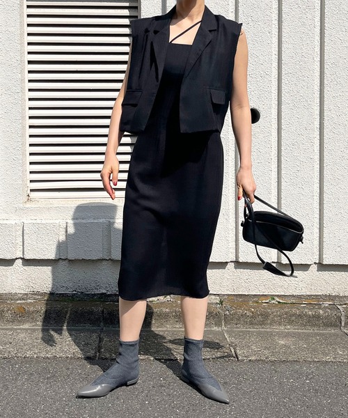 Jewelobe(ジュエローブ)の「ショートベスト×変形ストラップタイトキャミワンピースセット(セットアップ・レディース・ブラック/アイボリー・S/M)」の22枚目の写真