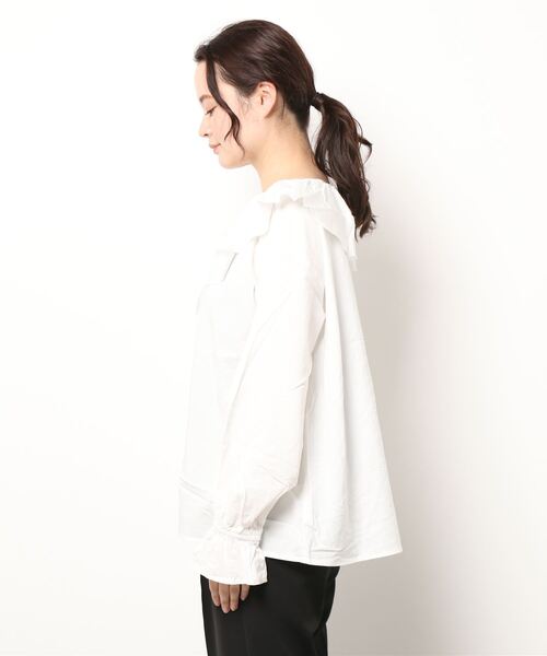 HONEYSUCKLE ROSE（ハニーサックルローズ）の「【HONEYSUCKLE ROSE】フリル衿ブラウス（シャツ/ブラウス・レディース・ベージュ/オフホワイト/ブラック・M/L）」の5枚目の写真