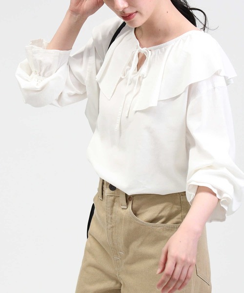 HONEYSUCKLE ROSE（ハニーサックルローズ）の「【HONEYSUCKLE ROSE】フリル衿ブラウス（シャツ/ブラウス・レディース・ベージュ/オフホワイト/ブラック・M/L）」の20枚目の写真