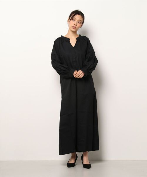 Ritzy（リッツィー）の「ロング丈　ボリューム袖キーネックワンピース（ワンピース・レディース・ブラック/ベージュ・FREE）」の10枚目の写真