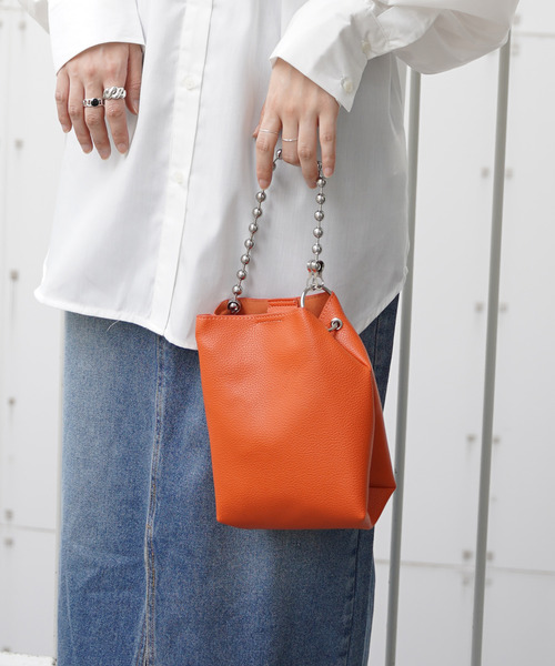 VENCEEXCHANGE(ヴァンスエクスチェンジ)の「ボールチェーン2WAYショルダー(ショルダーバッグ・レディース・オフホワイト/ブラック/オレンジ/ブルー・FREE)」の4枚目の写真