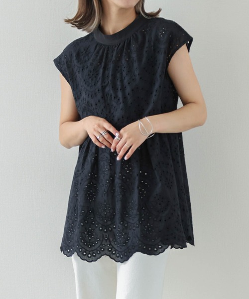 SUGAR BISKET(シュガービスケット)の「カットワークレースブラウス(Tシャツ/カットソー・レディース・ホワイト/グリーン/ブラック・FREE)」の2枚目の写真