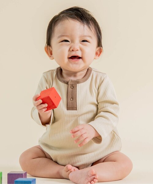 Ampersand（アンパサンド）の「premier リブロンパース（ロンパース・キッズ・ピンク/アイボリー/ブラウン・70/60/80）」の2枚目の写真