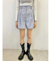 タックショートパンツ