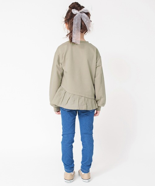 BRANSHES（ブランシェス）の「【WEB限定】裾フリルトレーナー（スウェット・キッズ・チャコールグレー/ベージュ・100/110/120/130/140/150）」の6枚目の写真