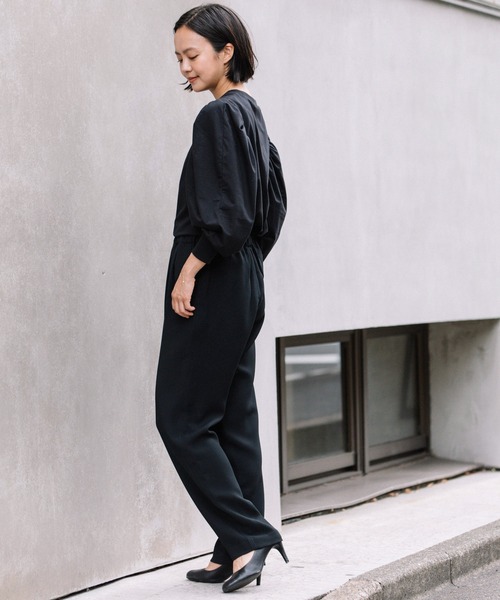 Munich（ミューニック）の「ポリエステルツイルリラックステーパードパンツ（スラックス・レディース・ブラック/パープル/キャメル・S/M/XS）」の11枚目の写真