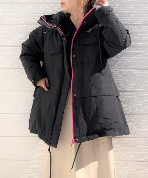 Q（キュー）の「フーディーファイバーダウンジャケット（ダウンジャケット/コート・レディース・カーキ/ブラック・MEDIUM）」の2枚目の写真