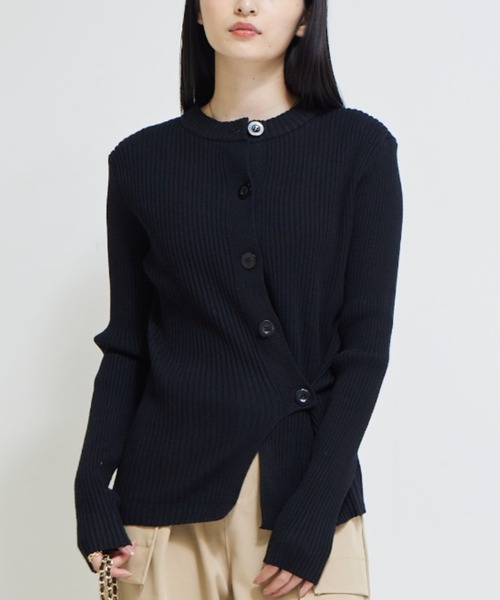 solleim(ソルレム)の「ルーズフィット斜めボタンニット(ニット/セーター・レディース・ブラック/ベージュ/ピンクベージュ・M)」の7枚目の写真