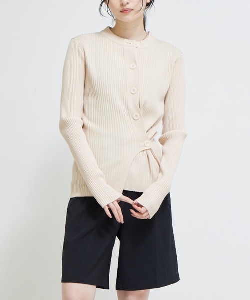 solleim(ソルレム)の「ルーズフィット斜めボタンニット(ニット/セーター・レディース・ブラック/ベージュ/ピンクベージュ・M)」の14枚目の写真