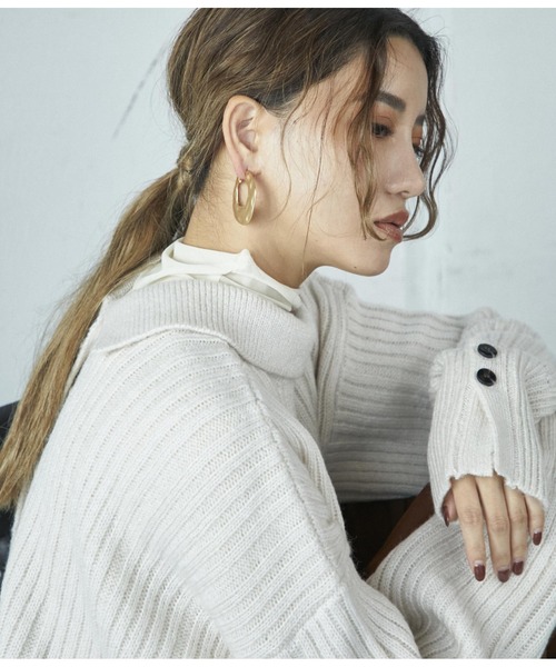 Settimissimo(セッティミッシモ)の「マットエンボスデザインフープピアス(ピアス(両耳用)・レディース・シルバー/ゴールド・FREE)」の4枚目の写真