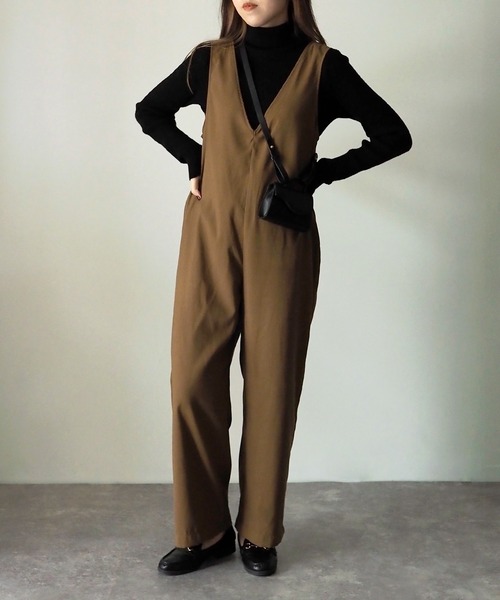 Riberry（リベリー）の「ピーチ起毛Vネックサロペット（サロペット/オーバーオール・レディース・ブラック/ブラウン/カーキ・FREE）」の16枚目の写真