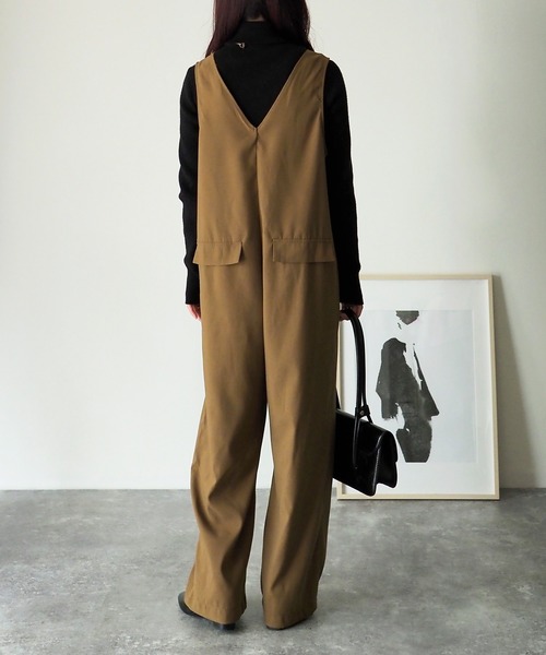 Riberry（リベリー）の「ピーチ起毛Vネックサロペット（サロペット/オーバーオール・レディース・ブラック/ブラウン/カーキ・FREE）」の11枚目の写真