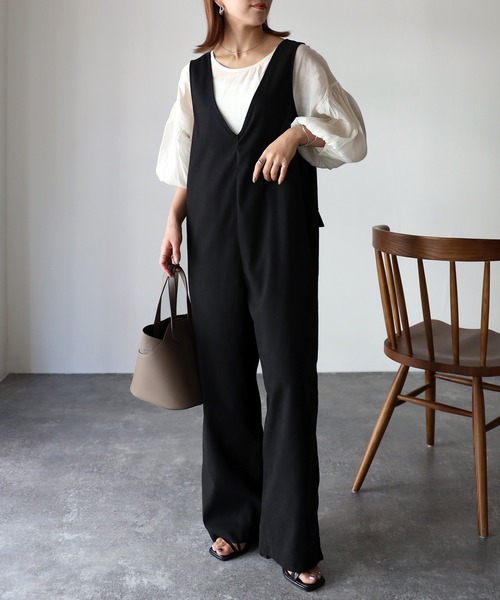 Riberry（リベリー）の「ピーチ起毛Vネックサロペット（サロペット/オーバーオール・レディース・ブラック/ブラウン/カーキ・FREE）」の8枚目の写真