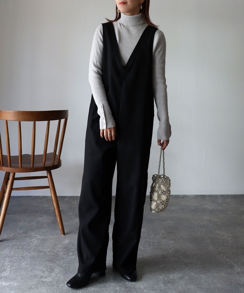 Riberry（リベリー）の「ピーチ起毛Vネックサロペット（サロペット/オーバーオール・レディース・ブラック/ブラウン/カーキ・FREE）」の22枚目の写真