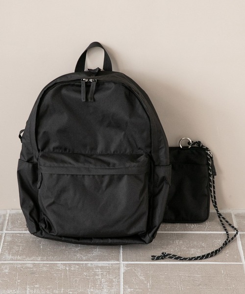 LOWRYS FARM（ローリーズファーム）の「ポーチツキ９ポケリュック　187433（バックパック/リュック・レディース・ブラック/ブラウン・FREE）」の2枚目の写真
