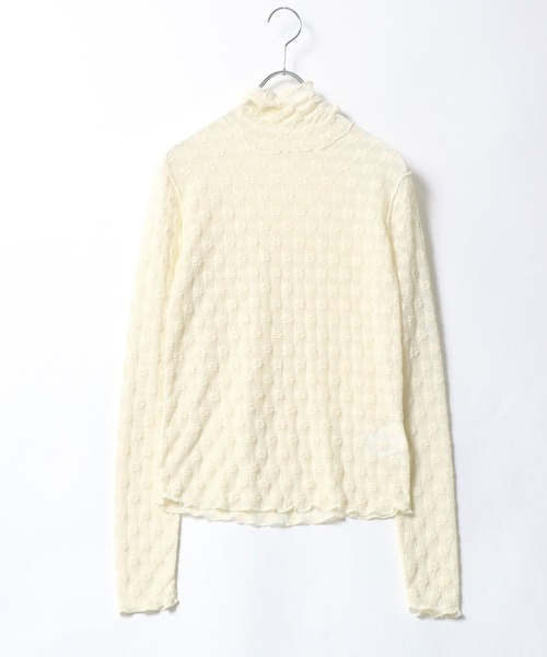 Salong hameu(サロン ハミュー)の「お花柄 シアー トップス/長袖タートルネック/レース/ロンT(Tシャツ/カットソー・レディース・ライトベージュ/オフホワイト/サックスブルー/ブラック・M/L)」の4枚目の写真
