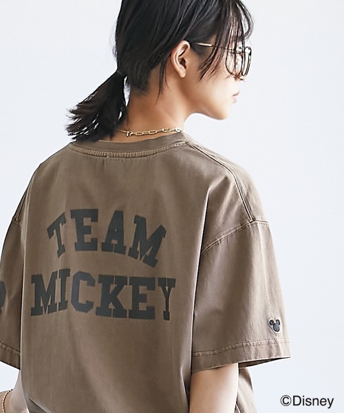 Disney(ディズニー)の「<大きいサイズ>ディズニー ミッキー/ピグメント染ヴィンテージ風Tシャツ シックスタイル(Tシャツ/カットソー・レディース・モカ/チャコール/オフホワイト・L/LL/3L/4L/5L)」の18枚目の写真