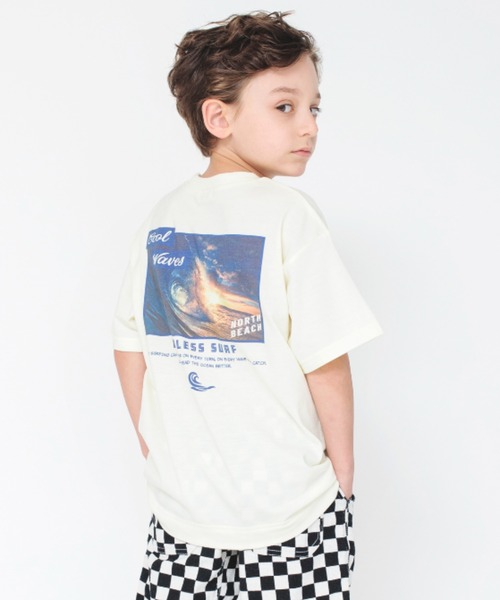 BRANSHES(ブランシェス)の「【bコレ】グラフィック半袖Tシャツ(Tシャツ/カットソー・キッズ・チャコールグレー/ライトグレー/ベージュ/ネイビー/グレー/オレンジ/グリーン/アイボリー/ブルーグレー/カラフル/ブラック/マスタード・90/130/150/120/160/140/100/110)」の2枚目の写真