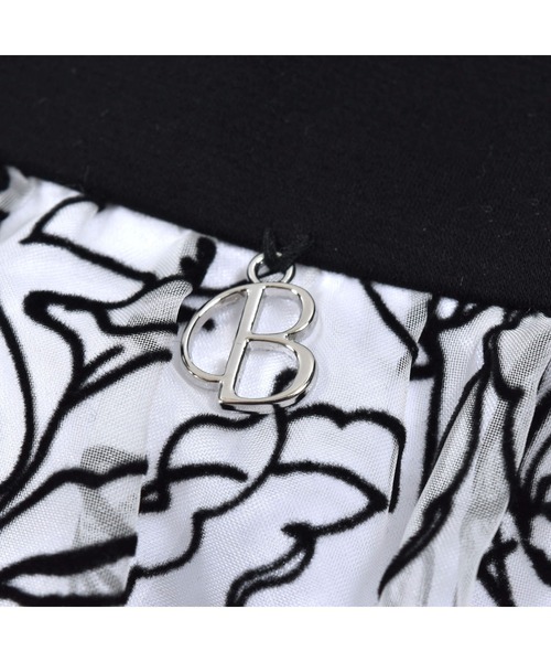 BeBe（ベベ）の「BeBe/日本製ポンチ花柄フロッキー切替ワンピース(100~150cm)（ドレス・キッズ・ブラック系その他・100/110/120/130/140/150）」の5枚目の写真