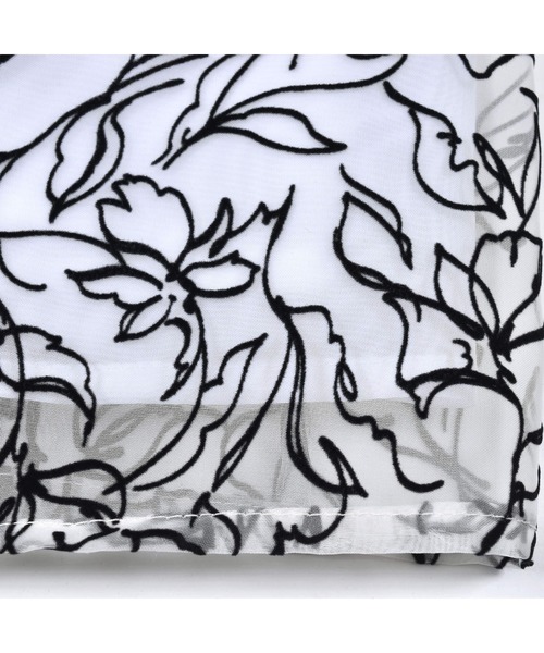 BeBe（ベベ）の「BeBe/日本製ポンチ花柄フロッキー切替ワンピース(100~150cm)（ドレス・キッズ・ブラック系その他・100/110/120/130/140/150）」の6枚目の写真