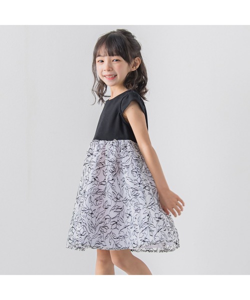 BeBe（ベベ）の「BeBe/日本製ポンチ花柄フロッキー切替ワンピース(100~150cm)（ドレス・キッズ・ブラック系その他・100/110/120/130/140/150）」の12枚目の写真